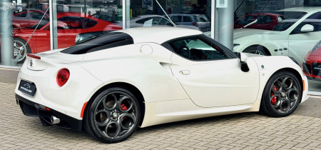Alfa Romeo 4C 1.8 Turbo Typ 960 aus erster Hand 240PS 23649km Fotos