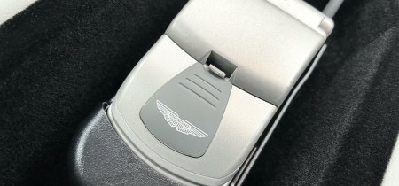 Vanquish V12 Aston Martin Fotos