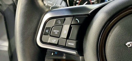 nur 18.000 km Jaguar F-Type Fotos