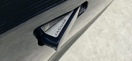 nur 18.000 km Jaguar F-Type Fotos