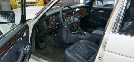 5.3 Sovereign H.E. Jaguar XJ12 Fotos