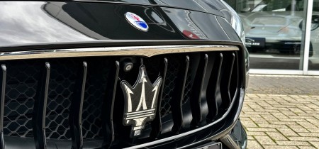 Maserati Quattroporte 3.0 V6 S Q4 Nerissimo 2018 Automatica 4WD Allrad 430 PS Fotos