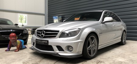 Mercedes-Benz C 63 AMG Limousine silber Fotos