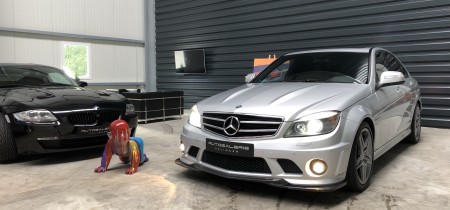 Mercedes-Benz C 63 AMG Limousine silber Fotos