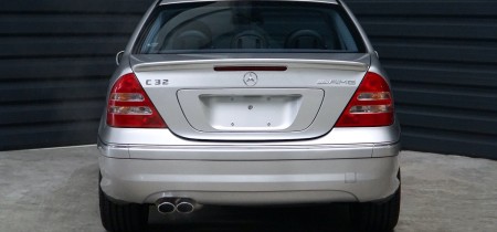 C 32 AMG Mercedes-Benz Fotos