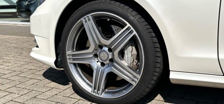 Mercedes-Benz CLS 500 AMG-Line C218 2011 M278 V8 Biturbo Fotos