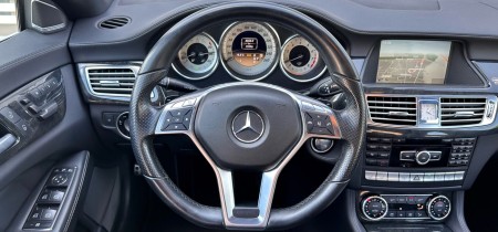 Mercedes-Benz CLS 500 AMG-Line C218 2011 M278 V8 Biturbo Fotos