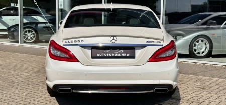 Mercedes-Benz CLS 500 AMG-Line C218 2011 M278 V8 Biturbo Fotos