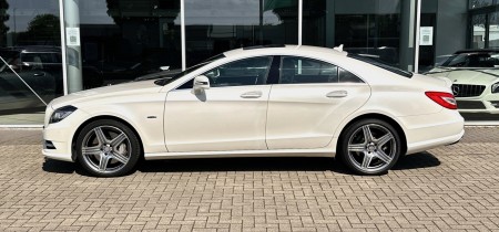 Mercedes-Benz CLS 500 AMG-Line C218 2011 M278 V8 Biturbo Fotos