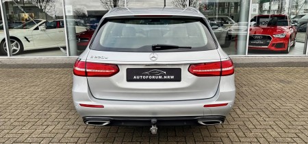 Mercedes-Benz E 220 D W213 T-Modell Kombi Avantgarde 360 Kamera 2018 Fotos