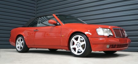 in rot Mercedes-Benz W124 Cabrio Fotos