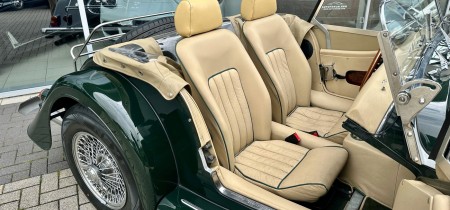 Morgan Plus 8 LHD Roadster 4.6 V8 Rover British racing green 1998 Fotos