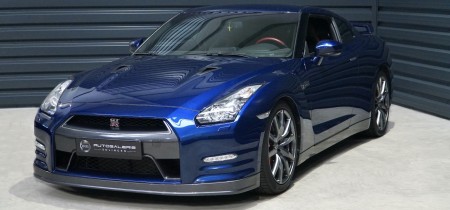 in blau Nissan GT-R 720 PS Fotos
