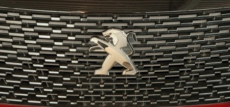 Peugeot 2008 II Allure 1.2 PureTech 130 Fotos