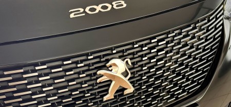 Peugeot 2008 BlueHDi 100 Allure 1,5 Liter Diesel 2020 Topausstattung Fotos