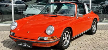 PORSCHE 911 T 2.4 Targa Ölklappe 1972 restauriert Neuzustand deutsche Papiere Blutorange 140PS Fotos