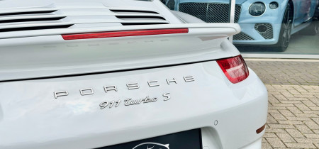 Porsche 991.1 Turbo S Coupé 560PS 2016 1. Hand Keramik Apple CarPlay Inspektion neu Fotos