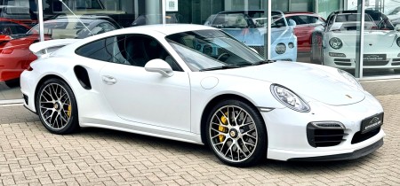 Porsche 991.1 Turbo S Coupé 560PS 2016 1. Hand Keramik Apple CarPlay Inspektion neu Fotos