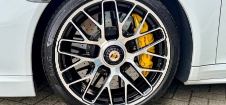 Porsche 991.1 Turbo S Coupé 560PS 2016 1. Hand Keramik Apple CarPlay Inspektion neu Fotos