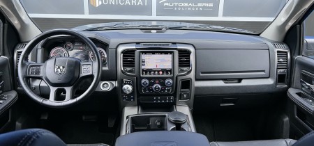 RAM 1500 HEMI Sport Crew Cab Fotos