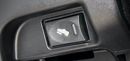 RAM 1500 HEMI Sport Crew Cab Fotos