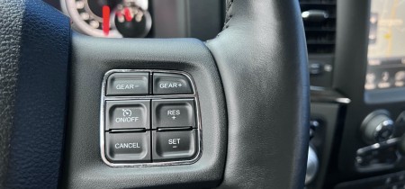 RAM 1500 HEMI Sport Crew Cab Fotos