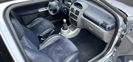 Renault Clio Sport Coupe 3.0 V6 Fotos