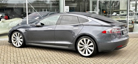 Tesla Model S 525 PS Allradantrieb 4WD 75d B19B5N Fotos