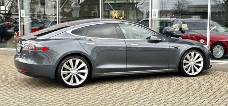 Tesla Model S 525 PS Allradantrieb 4WD 75d B19B5N Fotos